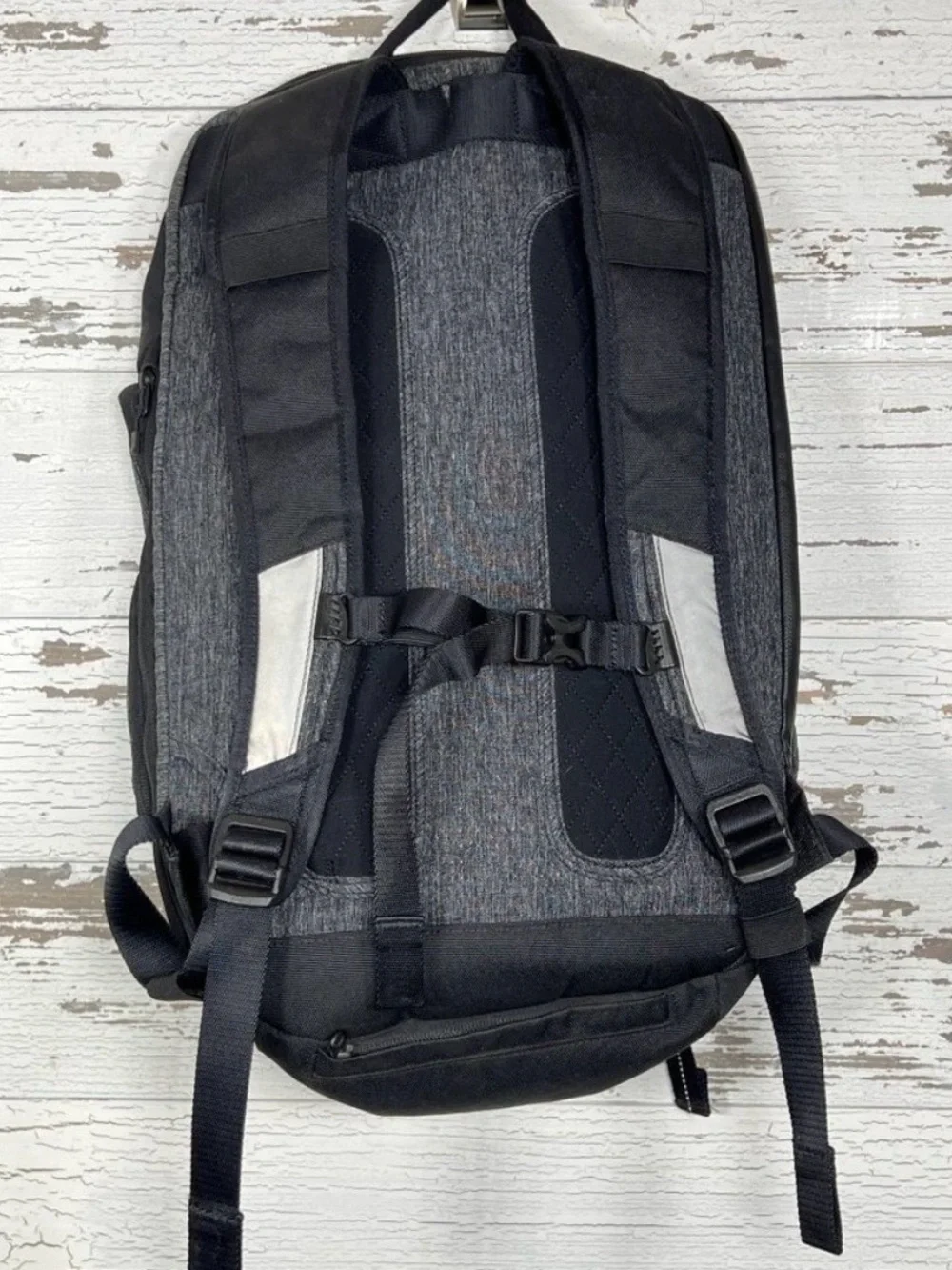 Lululemon Sojourn Backpack Black EUC